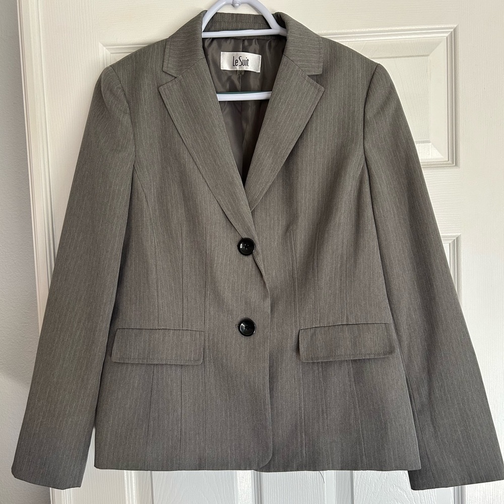 Le suits Women Blazer size 10